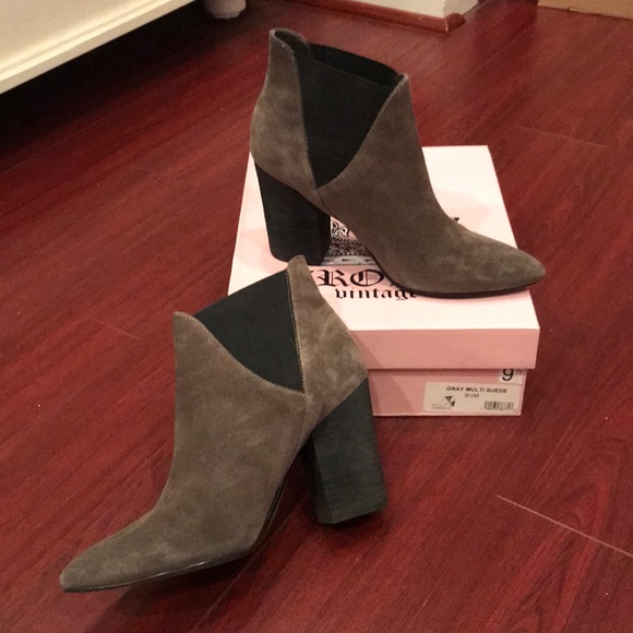 Crown Vintage Suede Ankle Booties 9.5M Gray/Black - Picture 8 of 8